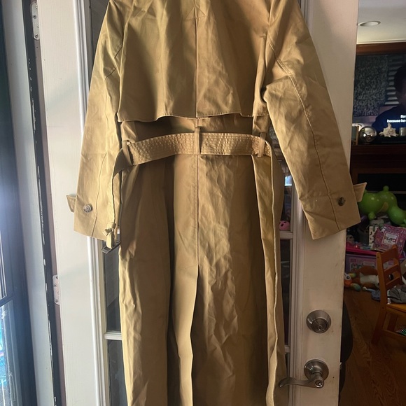 Retired Banana Republic Tan and Blue Trench Coat - Picture 4 of 9
